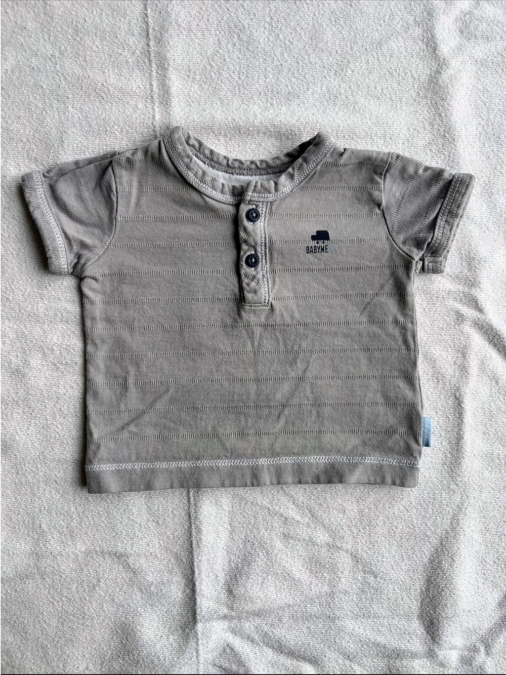 Mexx Gray Short-Sleeve Henley Tee with Button Placket
